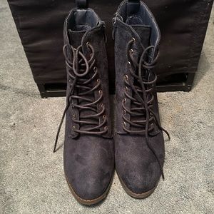 Healed combat boots